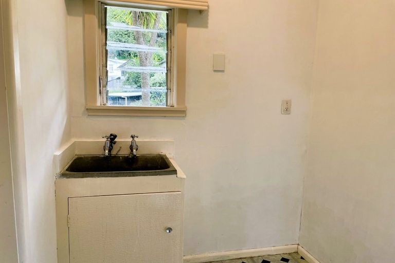 Photo of property in 37 Faraday Street, Hospital Hill, Napier, 4110