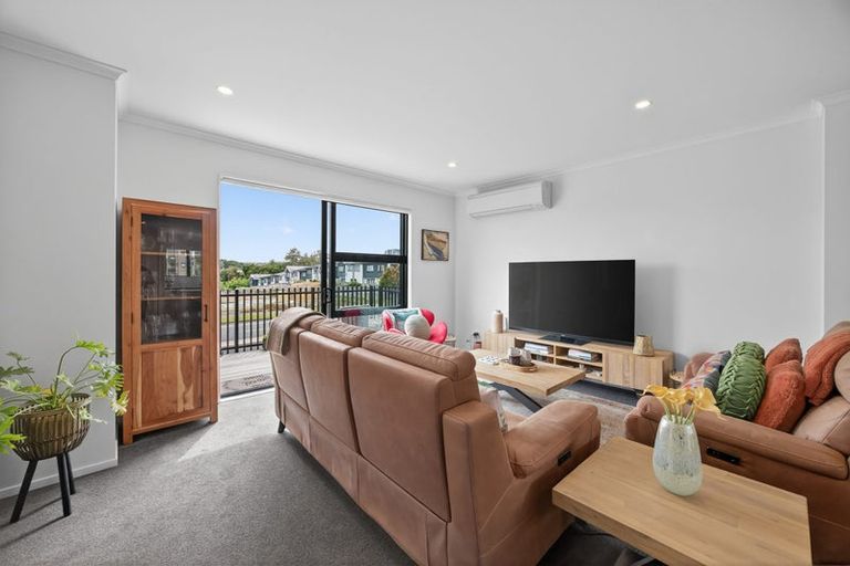 Photo of property in 4/271 Ormiston Road, Flat Bush, Auckland, 2019