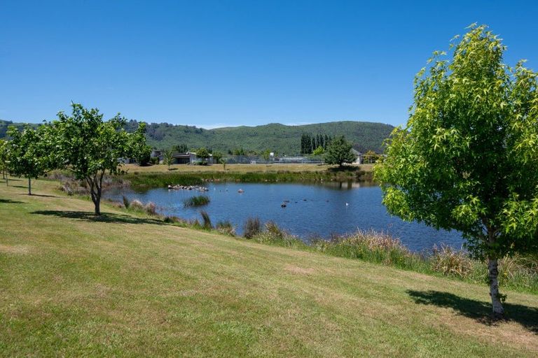 Photo of property in 9 Pukeko Way, Kinloch, Taupo, 3377