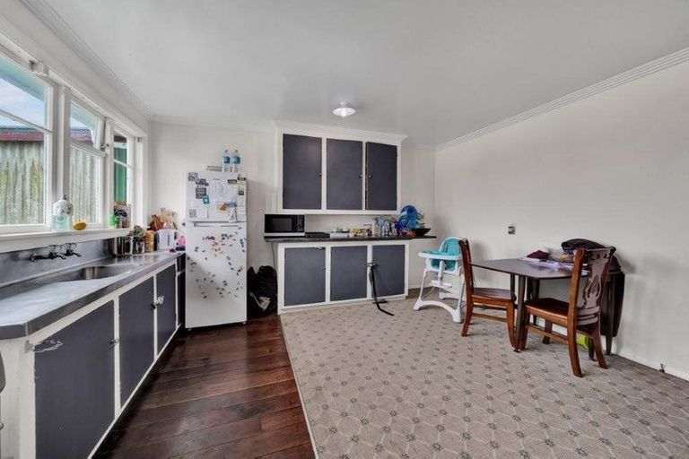 Photo of property in 13 Douglas Street, Hawera, 4610