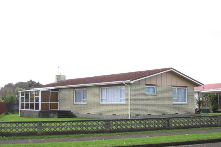 Photo of property in 66 Broadway, Waitara, 4320