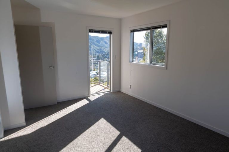 Photo of property in 102 Emerald Hill Drive, Birchville, Upper Hutt, 5018