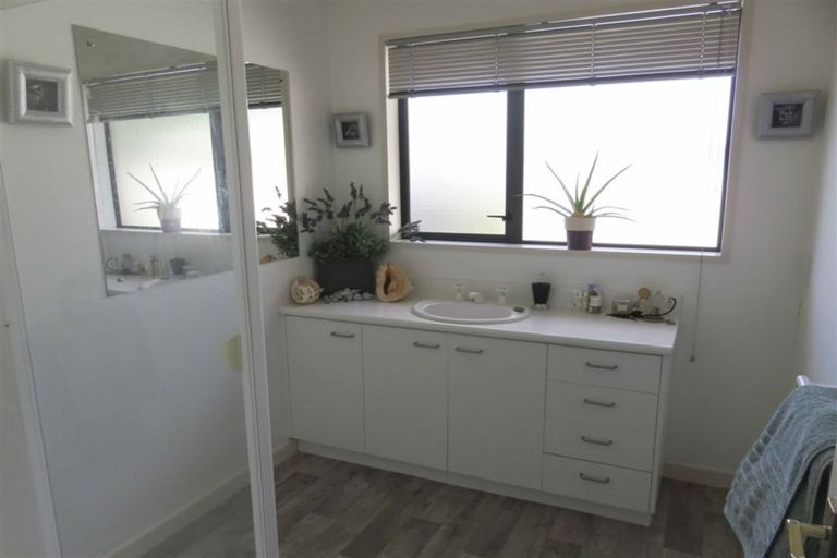 Photo of property in 4 Craig Street, Waikiwi, Invercargill, 9810