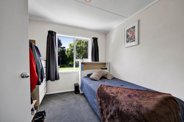 Photo of property in 1 Nikau Street, Inglewood, 4330