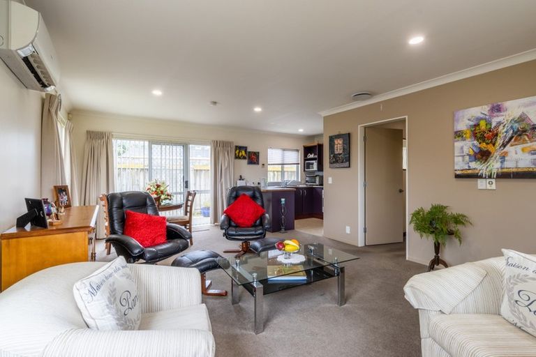 Photo of property in 1 Pohutukawa Grove, Titahi Bay, Porirua, 5022