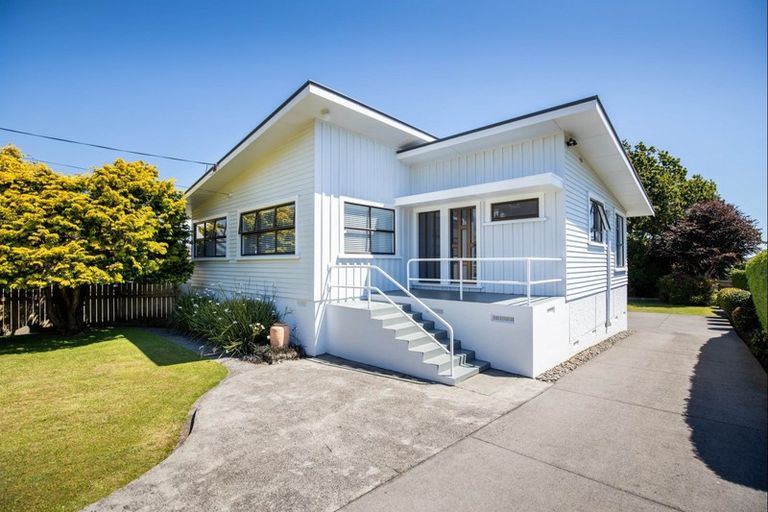 Photo of property in 32 Lismore Street, Strandon, New Plymouth, 4312