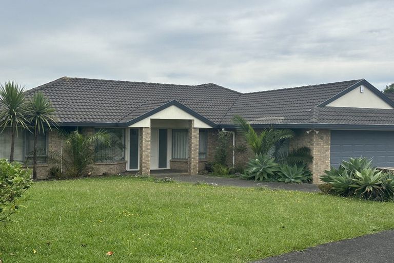 Photo of property in 10 Mullagh Place, East Tamaki Heights, Auckland, 2016