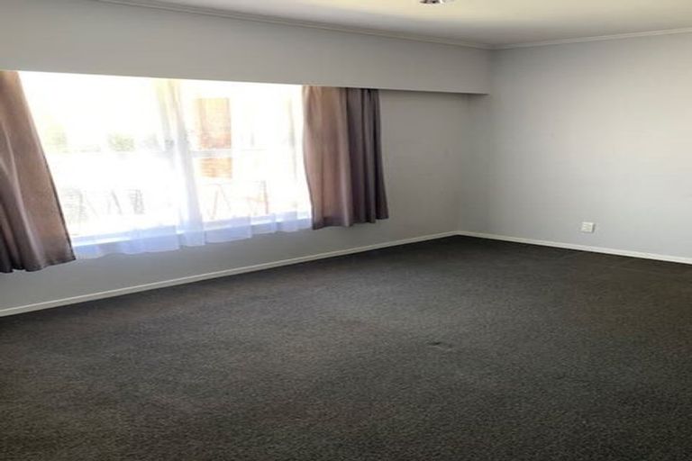 Photo of property in 1/111 Shakespeare Road, Milford, Auckland, 0620