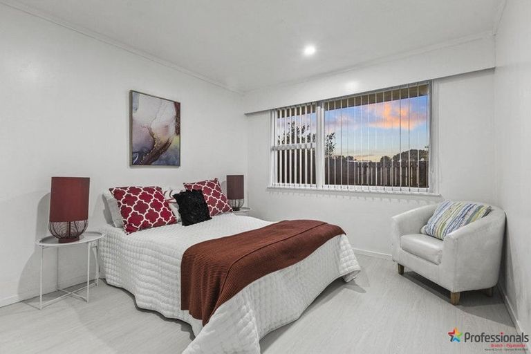 Photo of property in 1/13a Vine Street, Mangere East, Auckland, 2024