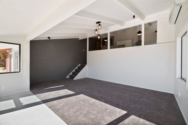 Photo of property in 9b Toledo Place, Mount Pleasant, Christchurch, 8081