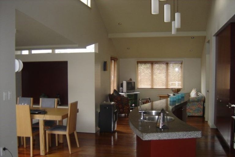 Photo of property in 2 Matipo Street, Eastbourne, Lower Hutt, 5013