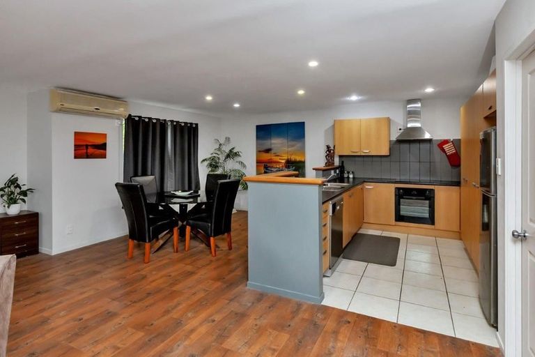 Photo of property in 16a Bermuda Place, One Tree Point, 0118