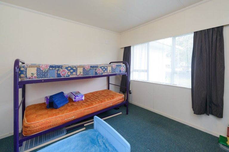 Photo of property in 27 Pinedale Parade, Milson, Palmerston North, 4414