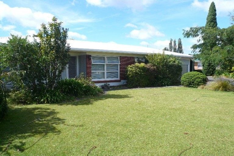 Photo of property in 35 Berkley Avenue, Hillcrest, Hamilton, 3216