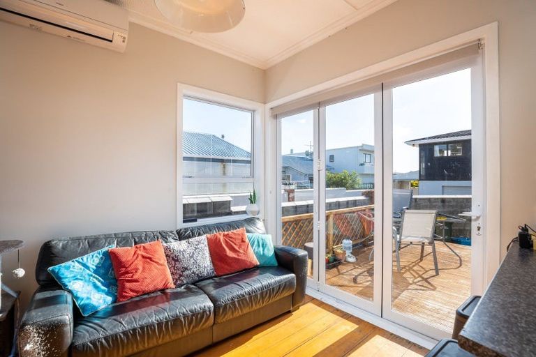 Photo of property in 26 Breakwater Road, Moturoa, New Plymouth, 4310