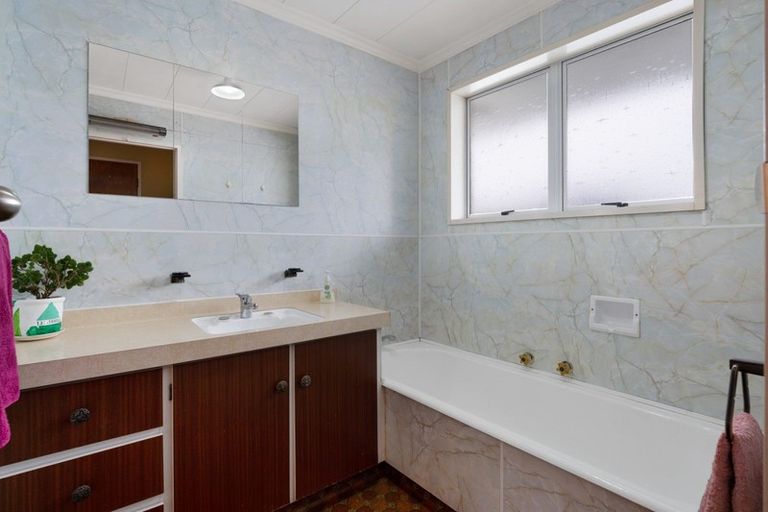 Photo of property in 15 Oberon Street, Stratford, 4332