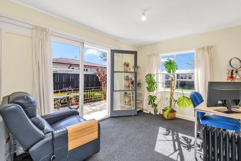 Photo of property in 35 Leeston And Lake Road, Leeston, 7632