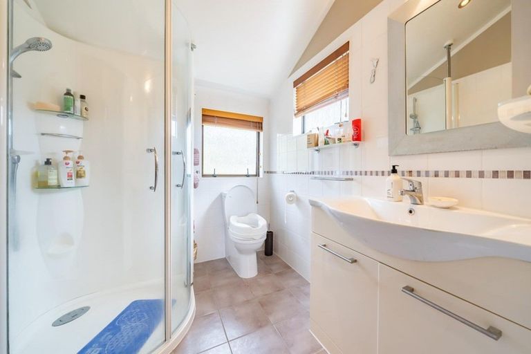 Photo of property in 11 Halladale Road, Papakowhai, Porirua, 5024