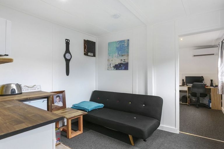 Photo of property in 25 Adderley Terrace, Ravensbourne, Dunedin, 9022