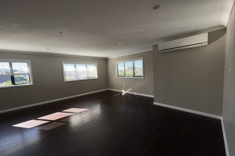 Photo of property in 2 Bellbird Rise, Murrays Bay, Auckland, 0630