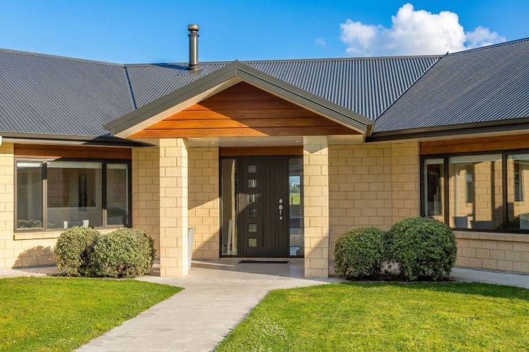 Photo of property in 2/53 Jellicoe Street, Greytown, 5712