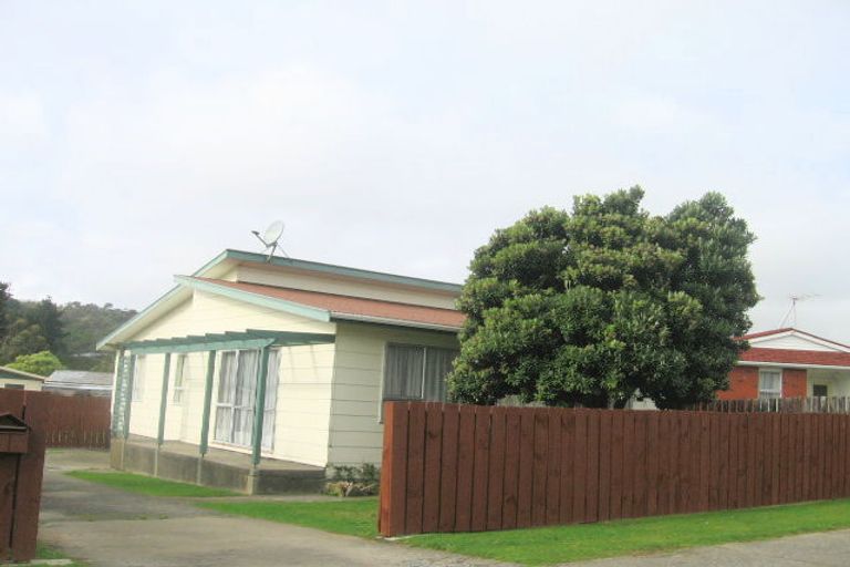 Photo of property in 4 Conclusion Street, Ascot Park, Porirua, 5024