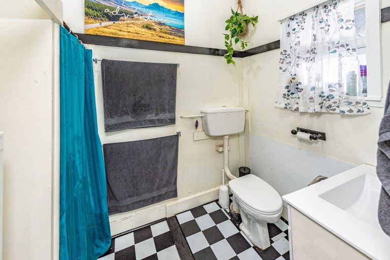 Photo of property in 17 Gloag Street, Waverley, 4510