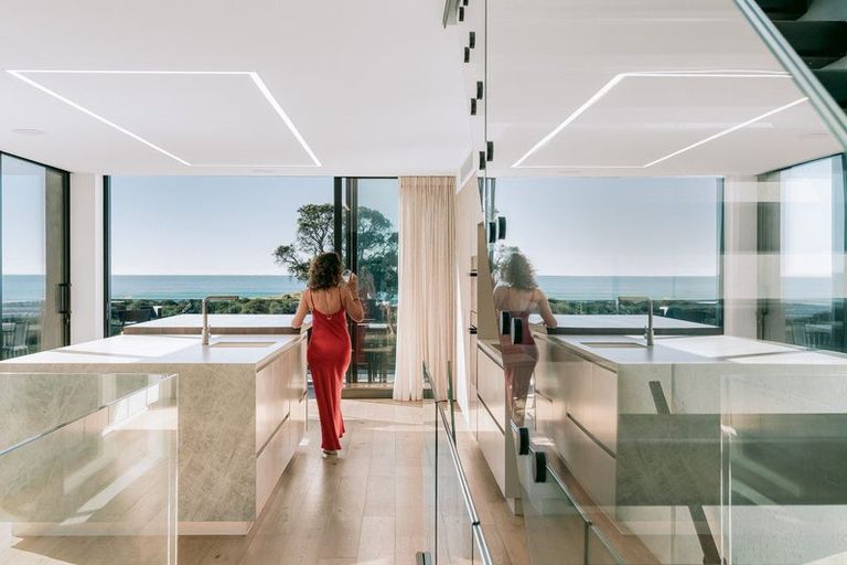 Photo of property in 124 Marine Parade, Mount Maunganui, 3116