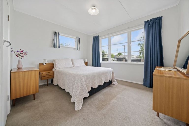 Photo of property in 16 Leeds Street, Milson, Palmerston North, 4414