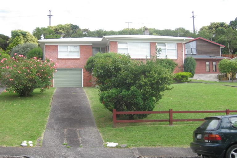 Photo of property in 19 St Peters Street, Northcote, Auckland, 0627