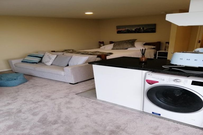 Photo of property in 25 Satara Crescent, Khandallah, Wellington, 6035