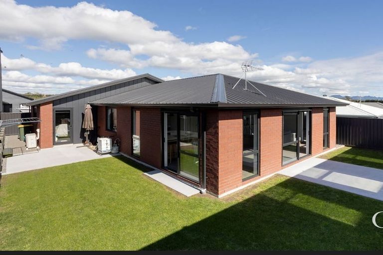 Photo of property in 22 Pioneer Crescent, Omokoroa, 3114