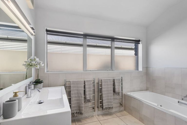 Photo of property in 21 Croftwood Lane, Harewood, Christchurch, 8051