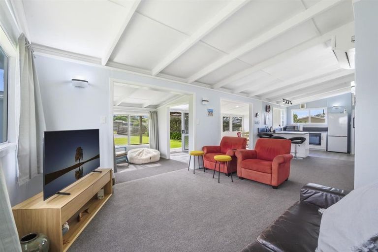 Photo of property in 450 Pukehina Parade, Pukehina, Te Puke, 3189