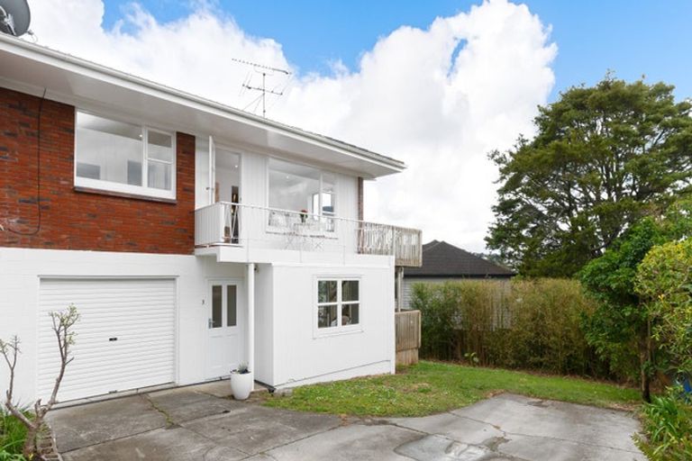 Photo of property in 3/47 East Coast Road, Milford, Auckland, 0620