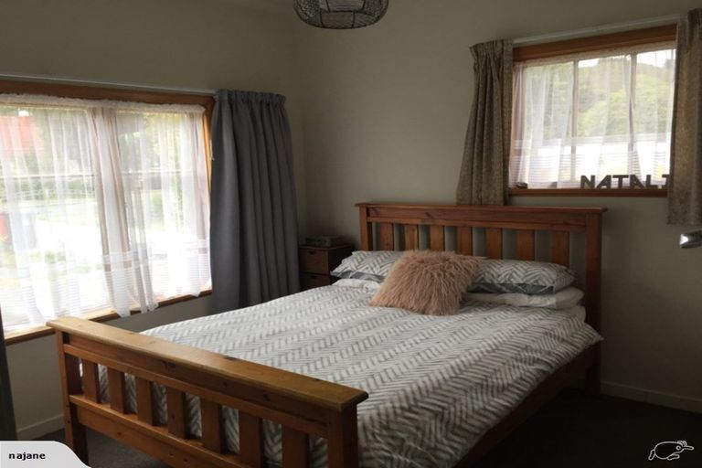 Photo of property in 28 Cruickshank Road, Clouston Park, Upper Hutt, 5018