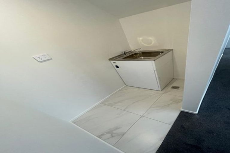 Photo of property in 18b Crestview Rise, Papakura, 2110