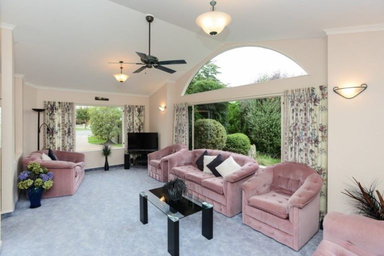 Photo of property in 9 Claridge Place, Taradale, Napier, 4112