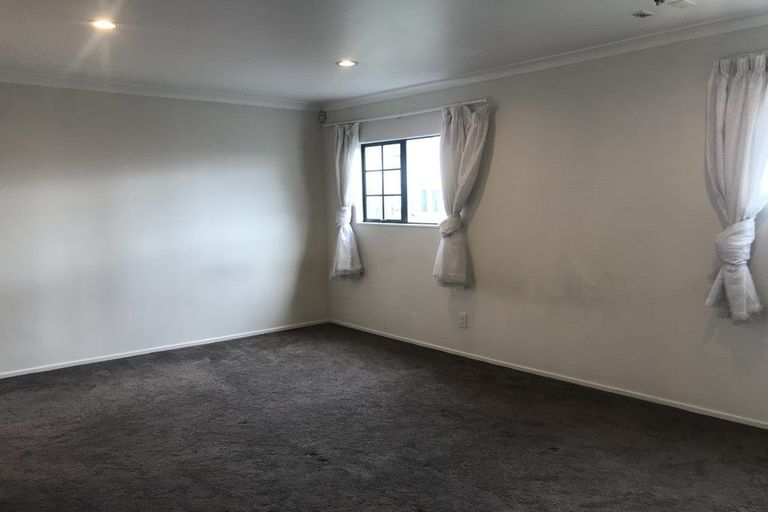 Photo of property in 6 Carrigans Close, Pinehill, Auckland, 0632