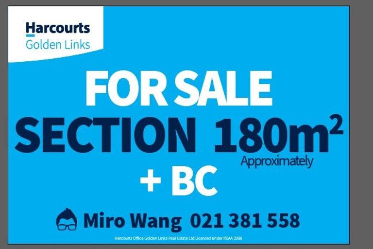 Photo of property in 17 Paretao Street, Massey, Auckland, 0614