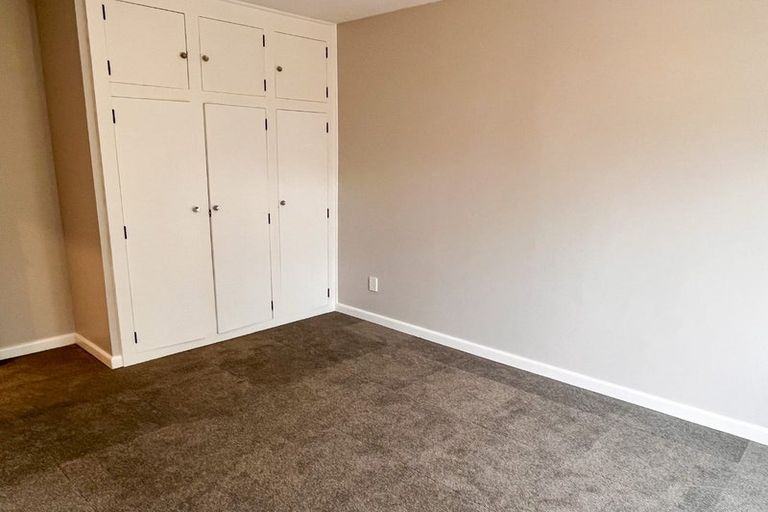 Photo of property in 180 Centaurus Road, Saint Martins, Christchurch, 8022