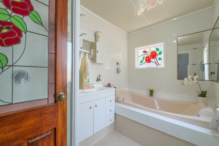 Photo of property in 102 Karaka Road, Thames, 3500