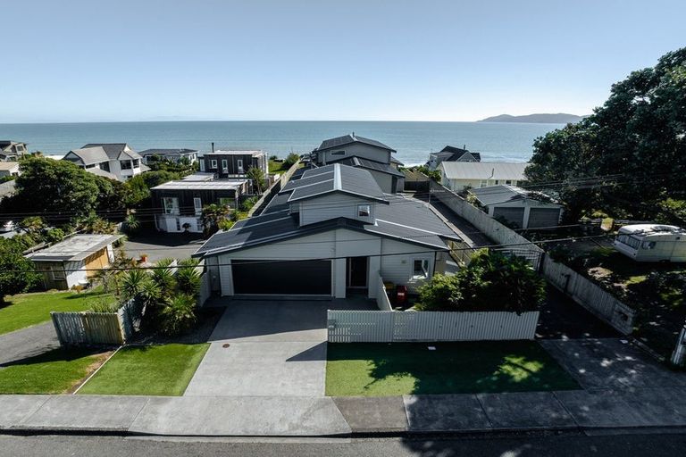 Photo of property in 183 Rosetta Road, Raumati South, Paraparaumu, 5032