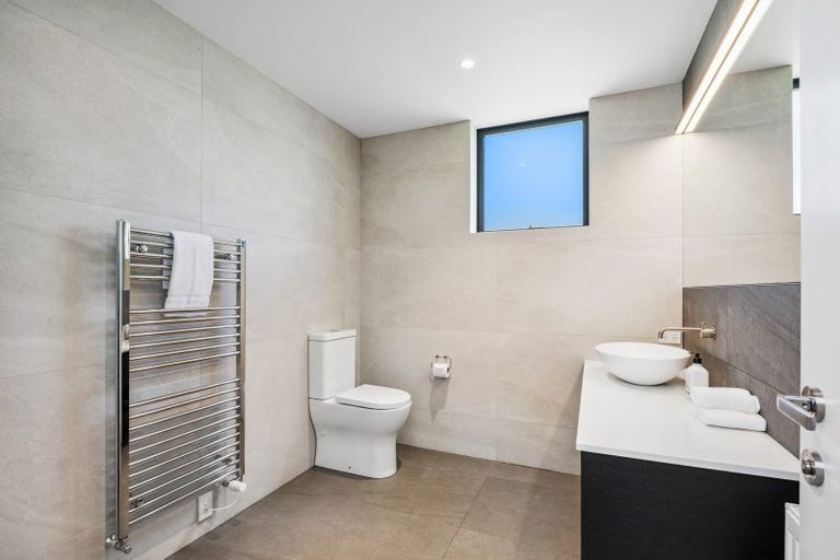 Photo of property in 28 Stackbrae Avenue, Wanaka, 9305