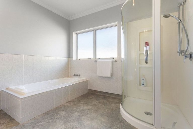 Photo of property in 12 Mirbeck Avenue, Cambridge, 3434