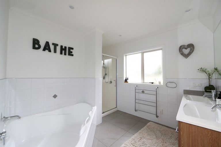 Photo of property in 4 Forsyth Street, Taradale, Napier, 4112