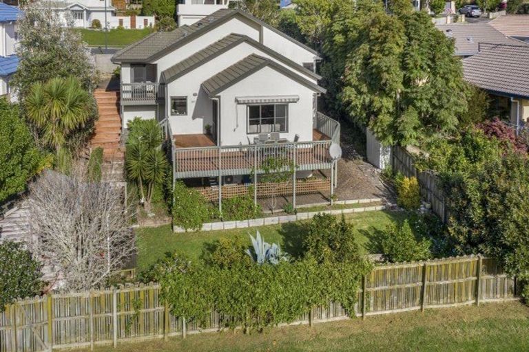 Photo of property in 10 Carnmore Place, Torbay, Auckland, 0630