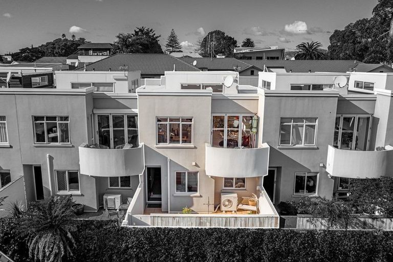 Photo of property in 5/29 Third Avenue, Tauranga, 3110