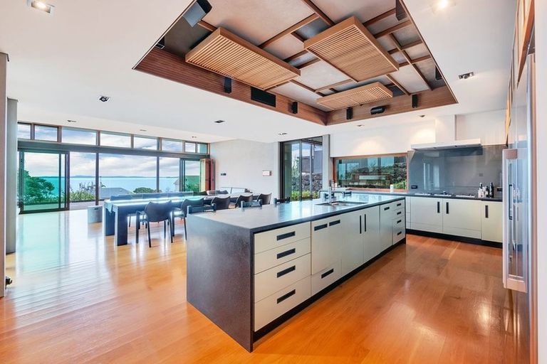 Photo of property in 51 Pacific Parade, Army Bay, Whangaparaoa, 0930