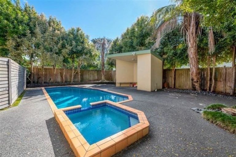 Photo of property in 5/1 Hillcrest Avenue, Hillcrest, Auckland, 0627